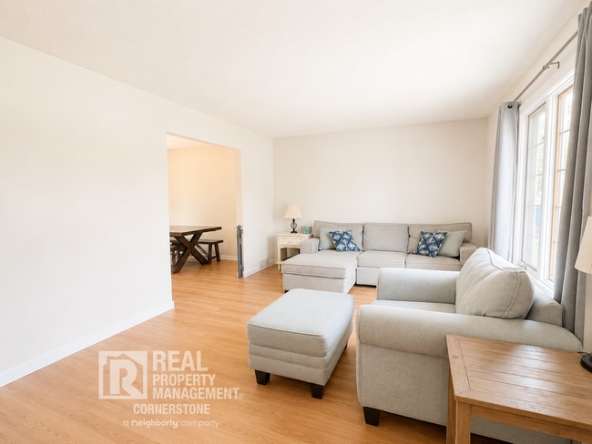Building Photo - Spacious 4BD Home in Orchard Meadows | Finished Basement | Large Backyard