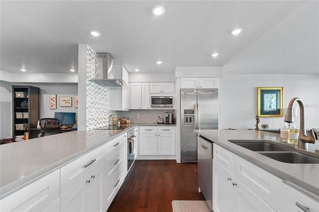 Building Photo - 5700 Mariner St