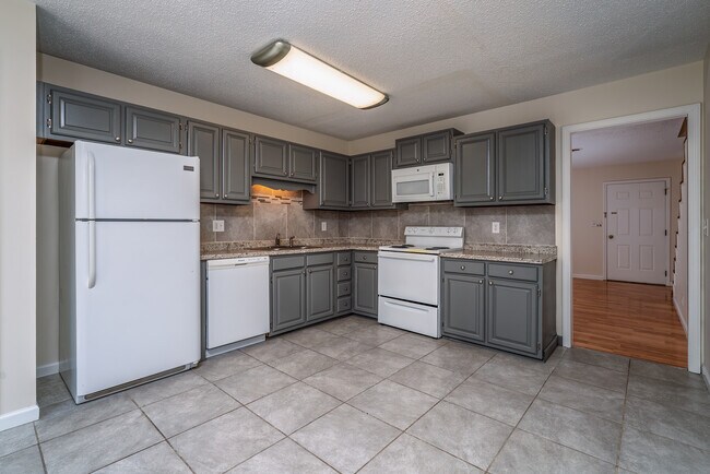 Building Photo - 76 Greenville Hwy