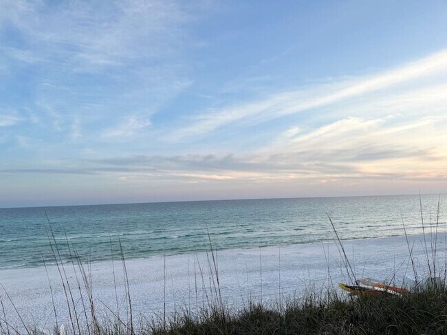 Building Photo - 17462 Front Beach Rd