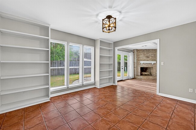 Building Photo - 2107 Briargreen Dr