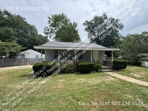 Building Photo - 176 Roosevelt Rd