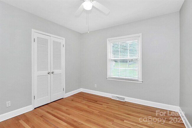 Building Photo - 6908 Lancer Dr