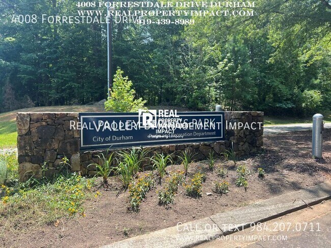 Building Photo - 4008 Forrestdale Dr