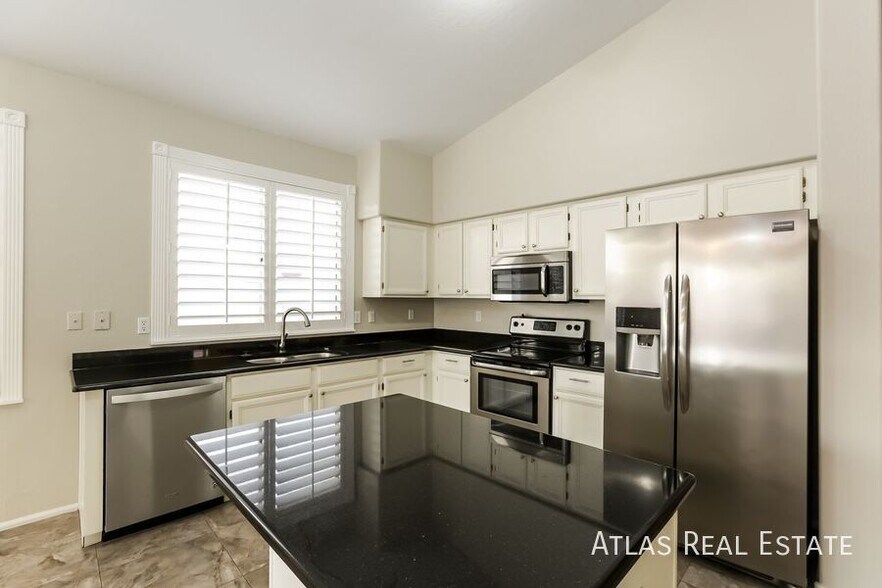 Building Photo - 931 N Beck Ct