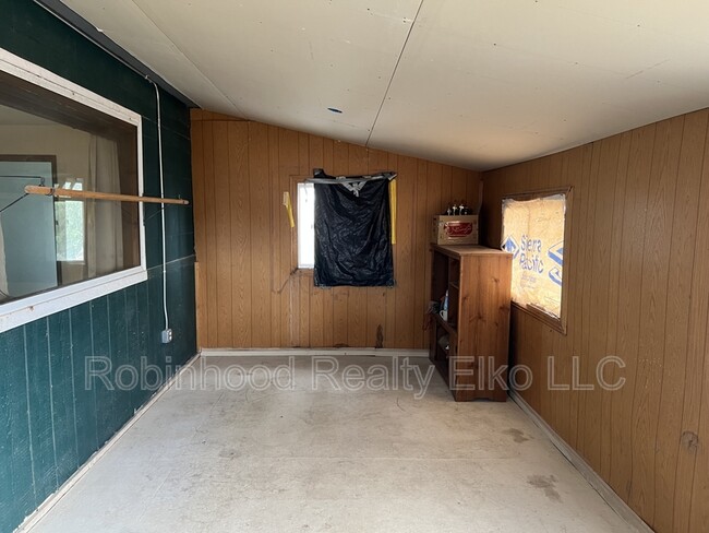 Building Photo - 380 Moor Ave