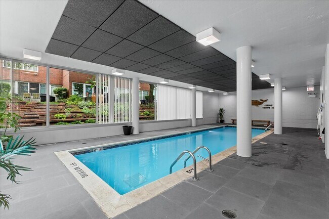 Building Photo - 3115 S Michigan Ave