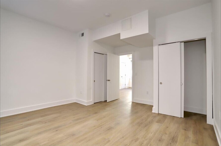 Building Photo - 517 Willow Ave