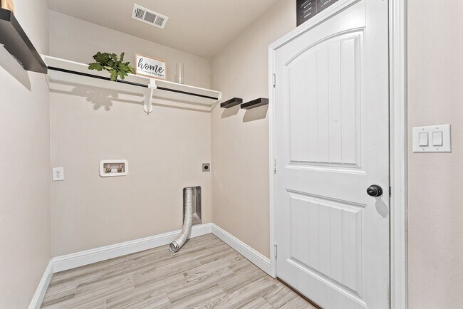 Building Photo - 1209 E 89th St