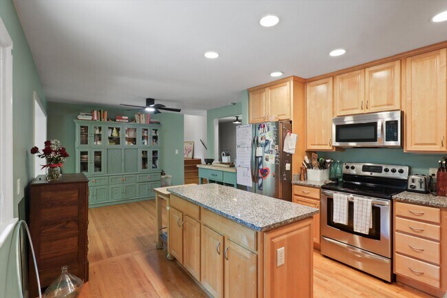 Building Photo - 3411 Stoneybrae Dr