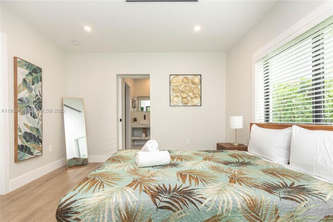 Building Photo - 2360 SW 12th St