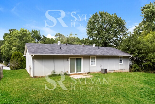 Building Photo - Where Charm Meets Comfort