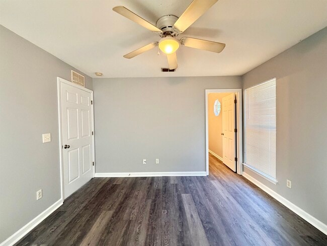 Building Photo - 1444 Balboa Dr