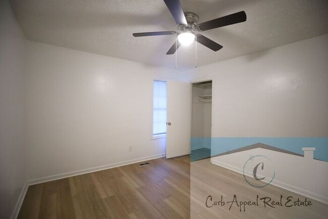 Building Photo - 2 bed, 1.5 bath apartment - HUD accepted!!