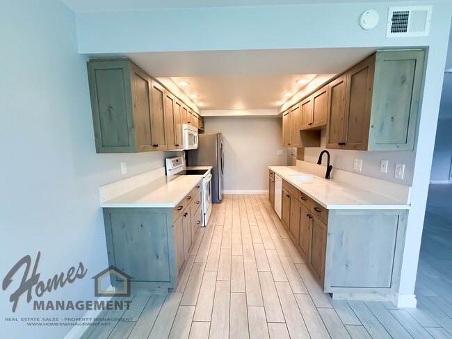 Building Photo - Del Mar Beach Club 2bd/2ba Condo