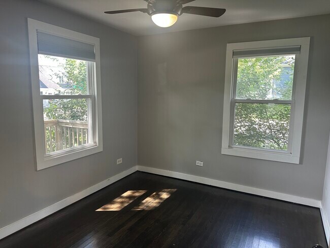 Building Photo - 812 Ridge Ave