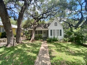 Building Photo - 502 Academy Dr