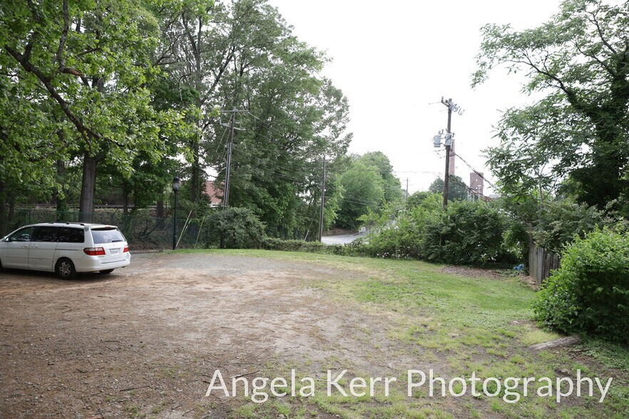 Building Photo - 630 Joyner St