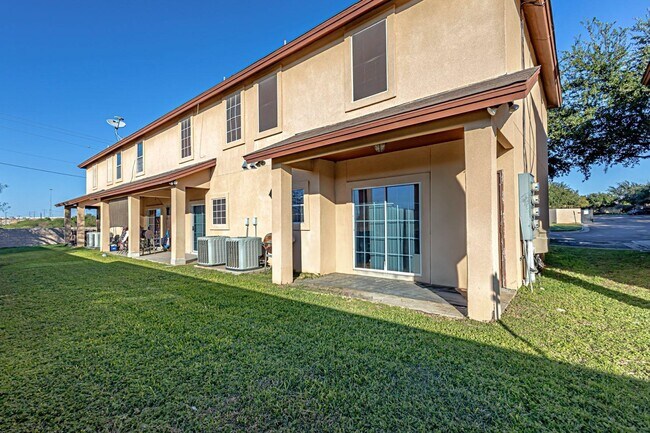 Building Photo - 10706 International Blvd