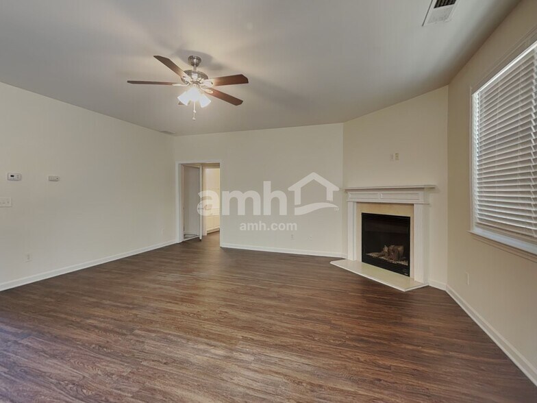 Building Photo - 836 Topaz Valley