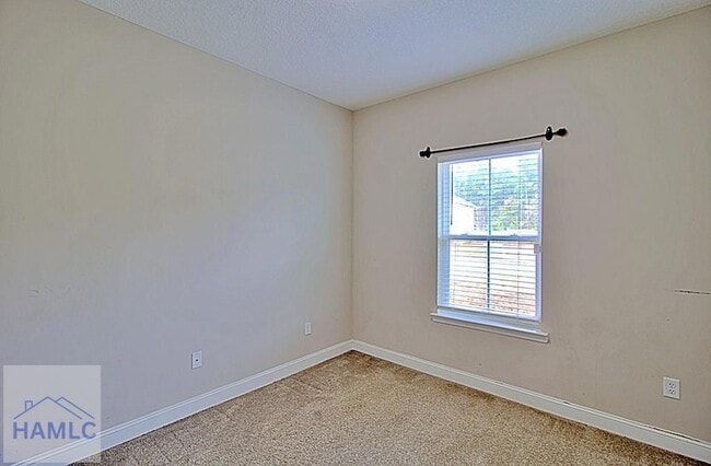 Building Photo - 147 Rimes Ave SE