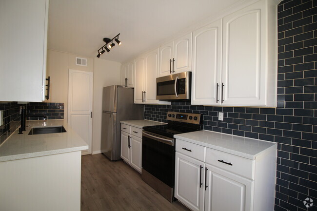Building Photo - 4879 Collwood Blvd