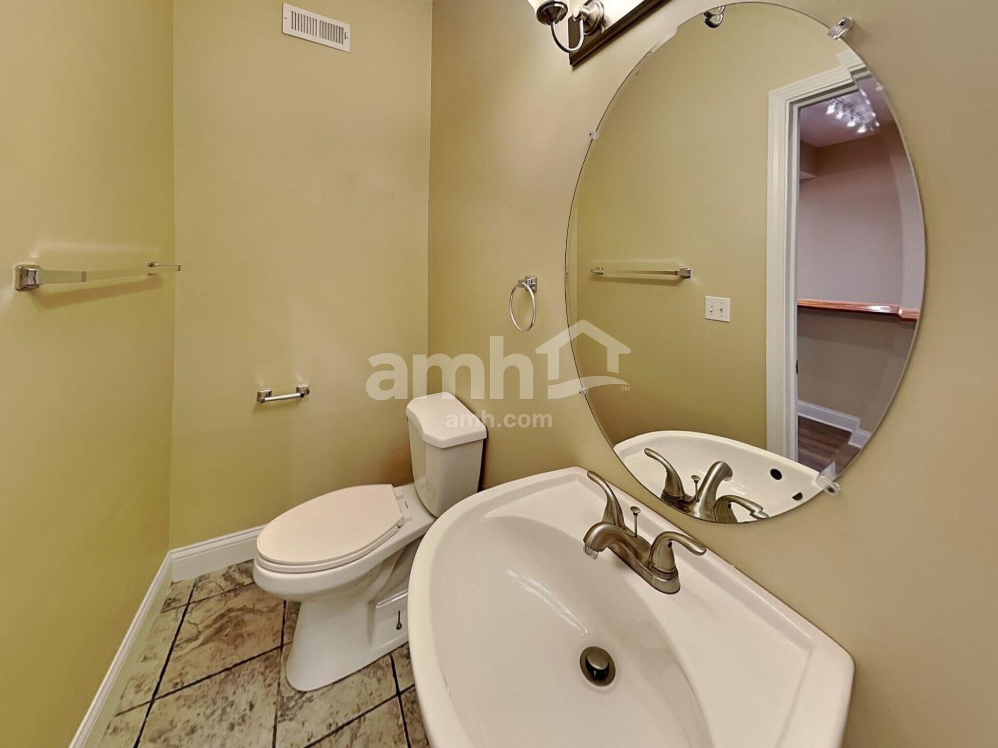 Building Photo - 2210 Scheper Ct