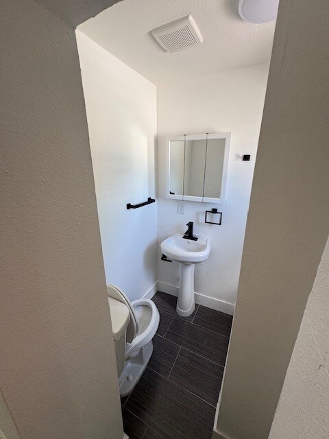 Building Photo - 5934 Buchanan St