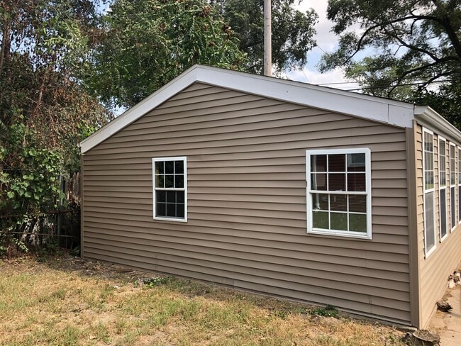 Building Photo - 741 Hovey St