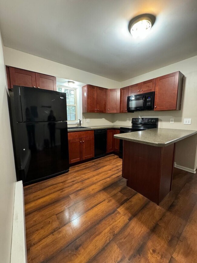 Building Photo - 400 Front St