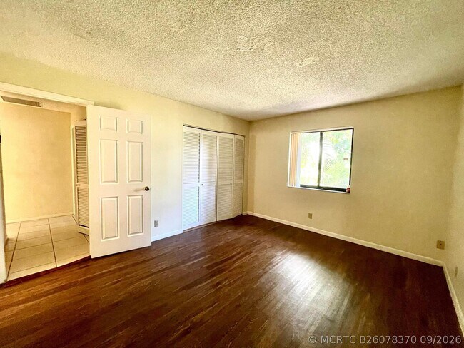 Building Photo - 3096 Collin Dr