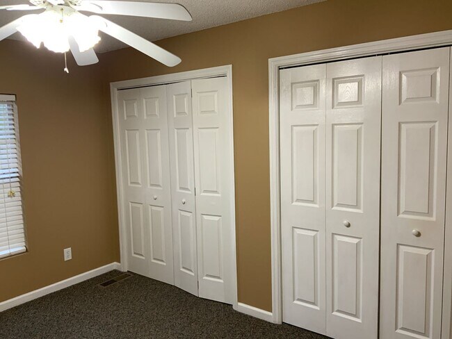 Building Photo - Coolant River Water Front 4 Bedrooms / 2 F...
