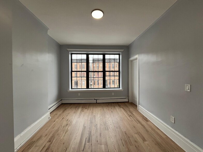 Building Photo - 95 Bostwick Ave