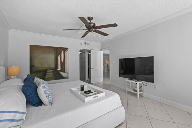 Building Photo - 2780 S Ocean Blvd