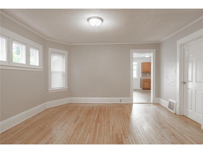 Building Photo - 4007 N Girard Ave