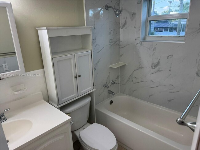 Building Photo - 4063 SW 51st St
