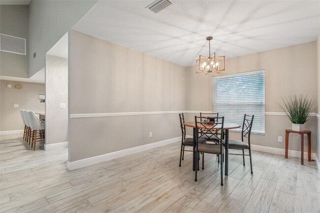 Building Photo - 4401 Summer Oak Dr