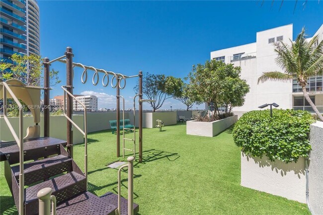 Building Photo - 3470 E Coast Ave