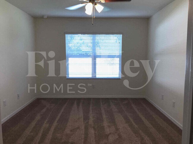 Building Photo - 620 SE 1st Pl