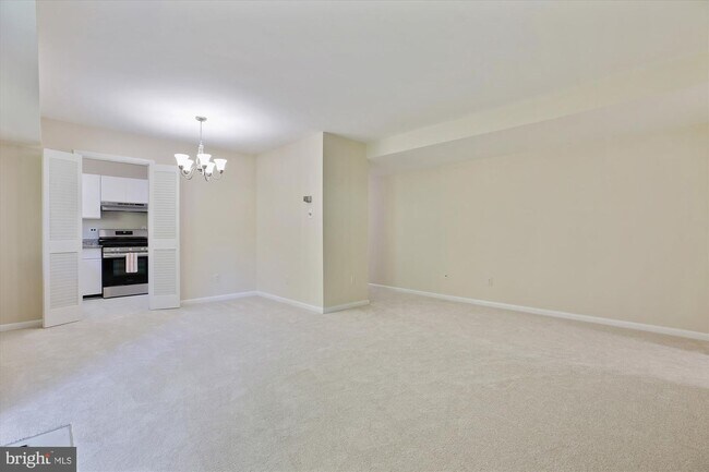 Building Photo - 10655 Montrose Ave