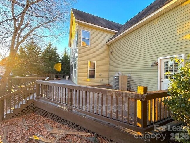 Building Photo - 5200 Craftsman Ridge Dr