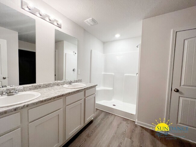 Building Photo - Gorgeous 4 bedroom home in Timberland Ridg...