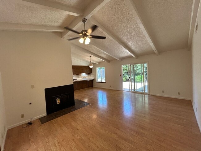 Building Photo - Custom Home!