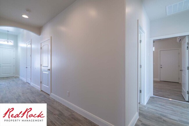 Building Photo - Single Family Home in Hurricane with an attached Casita!