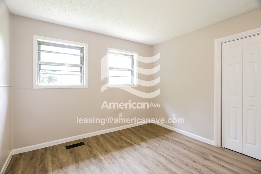 Building Photo - 1453 Park Ave