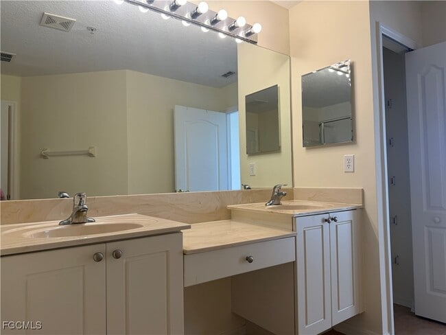 Building Photo - 9270 Belleza Way