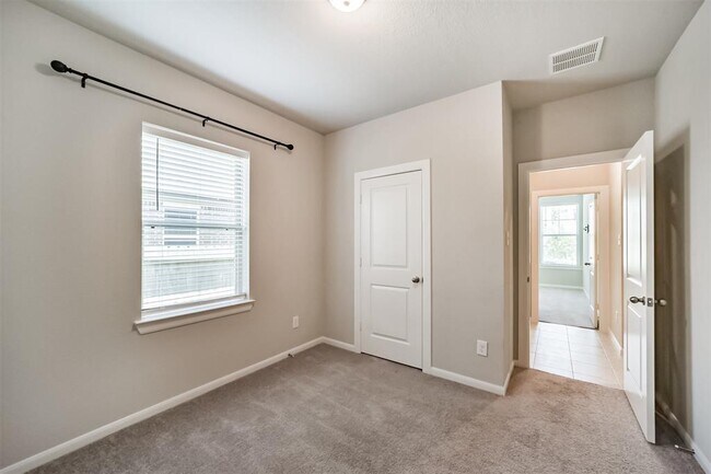 Building Photo - 151 Scarlet Maple Wy