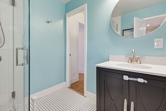 Building Photo - 3 Bedroom Home with Ocean Views in Point Loma