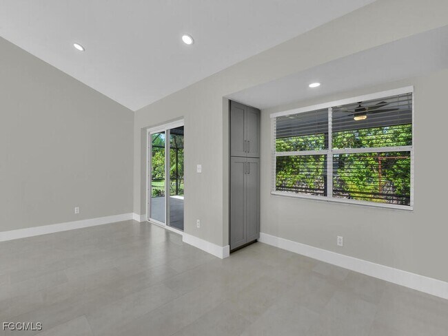 Building Photo - 1931 SW 36th Terrace