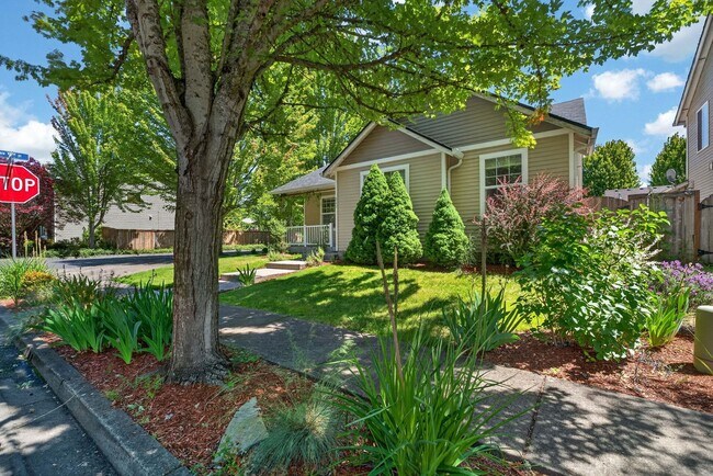 Building Photo - Beautiful Single-Level Home with Private Backyard